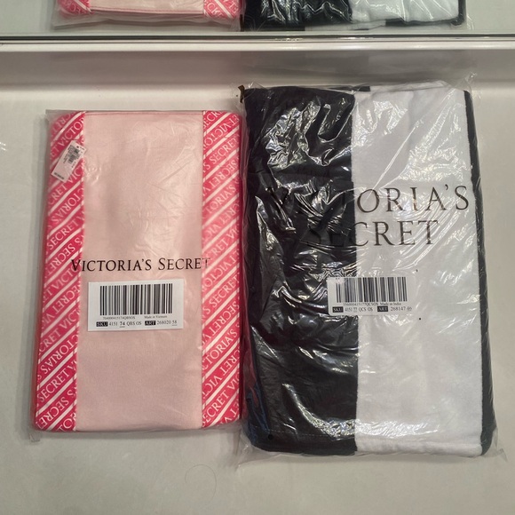 Victoria's Secret Beach Tote and Towel - Picture 5 of 7